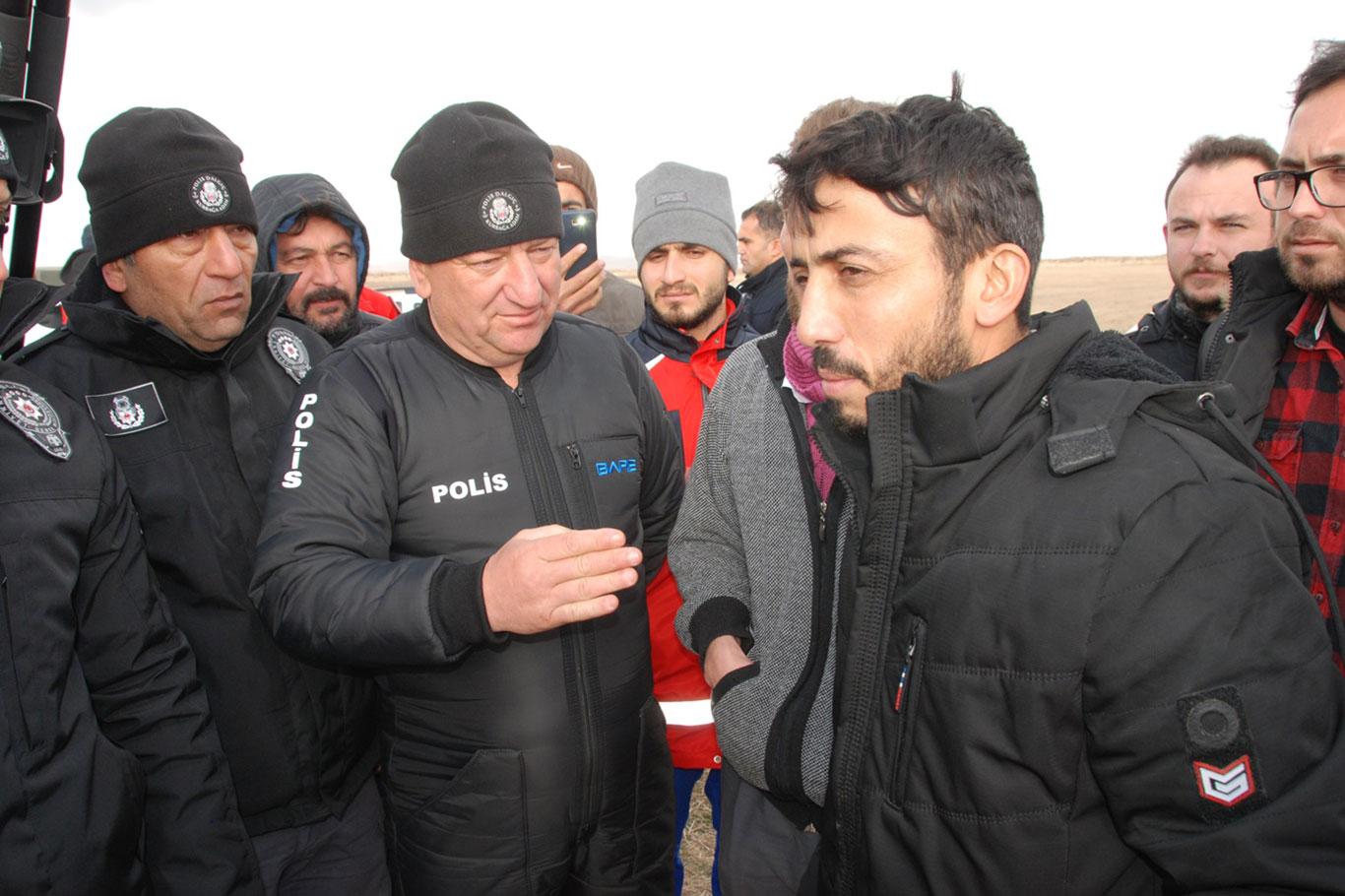Alabora olan tekneden kurtulan göçmen yaşadıklarını anlattı Alabora olan tekneden kurtulan göçmen yaşadıklarını anlattı